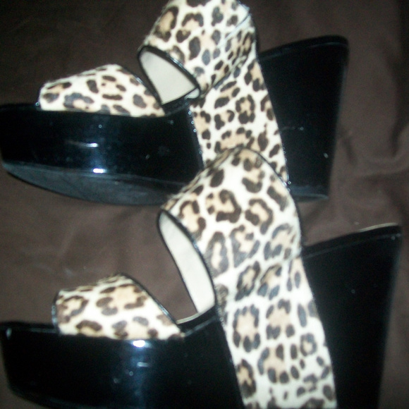 nine west patent and hairy wedge size 9.5 - Picture 1 of 2